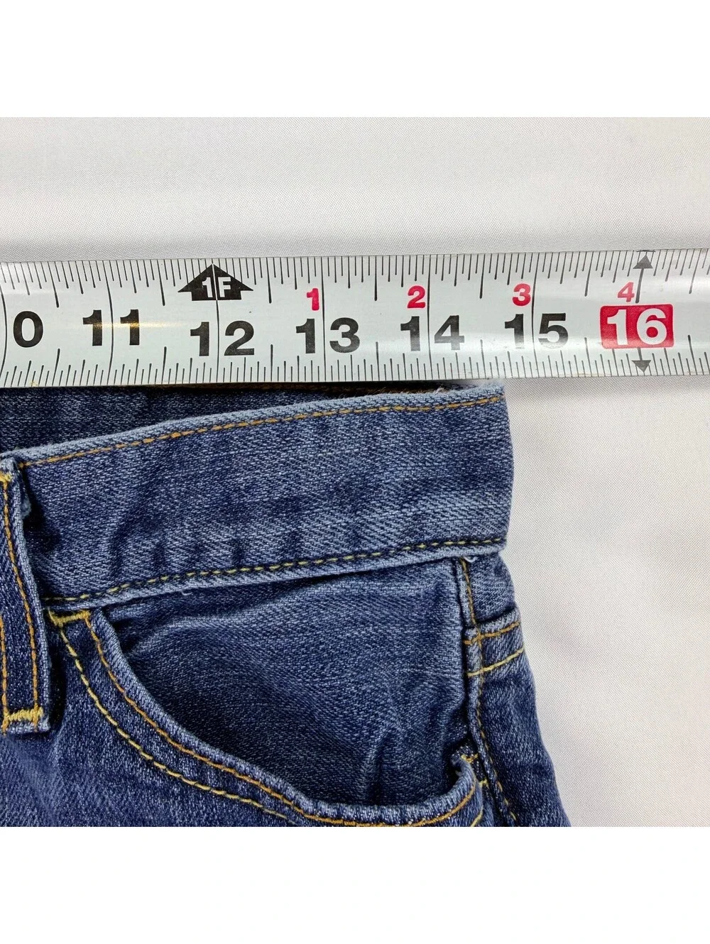 GAP Long and Lean Womens Cutoff Bermuda Denim Shorts Blue Raw Hem 2007 Y2K Look
